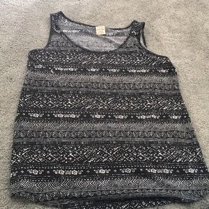 Black and white decorated short sleeve shirt